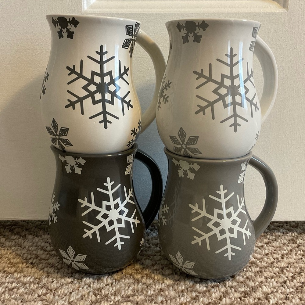 NWOT - Temptations by Tara Snowflake Mug Set - Picture 2 of 15